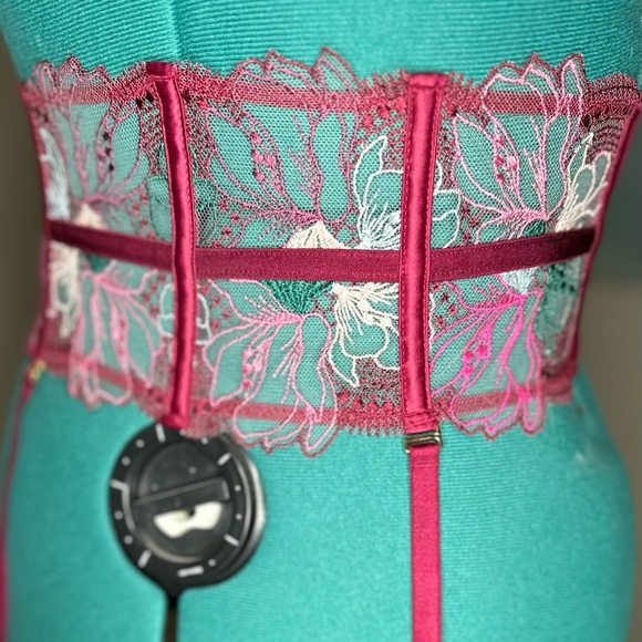 Victoria's Secret Burgundy Floral Garter Belt XS/S/M/L - Picture 4 of 5